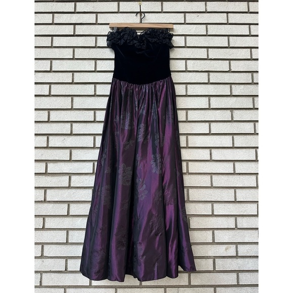 Vintage Laura Ashley Strapless Velvet Taffeta Gown Plum Black 10 Old Money Goth - Picture 2 of 14